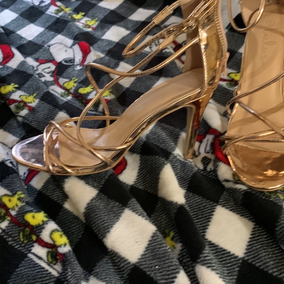 Heels - Picture 2 of 2